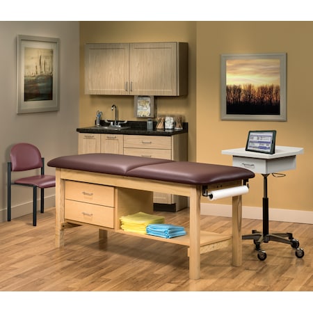 Clinton Classic Ready Room, Finish 1NT, Postform P3, Cabinet 2, Upholstrey 3GM 1013-27-RR-1NT-P3-2-3GM